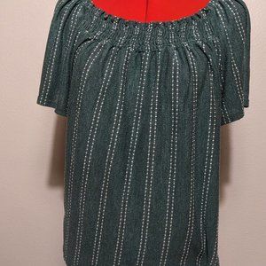 W5 Green flowy shirt size M